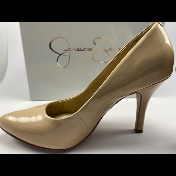 Jessica Simpson Nude Pointy Heels - Picture 4 of 7